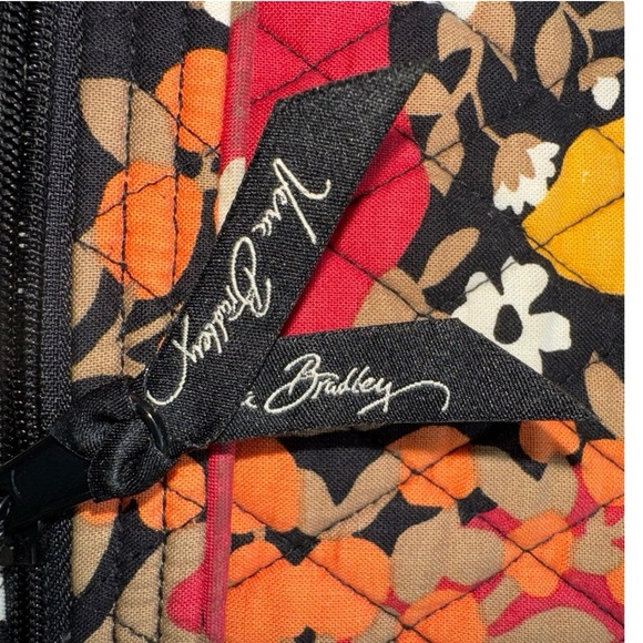 Vera Bradley Crossbody bag in the “bittersweet” floral pattern cotton adj strap - Picture 5 of 6